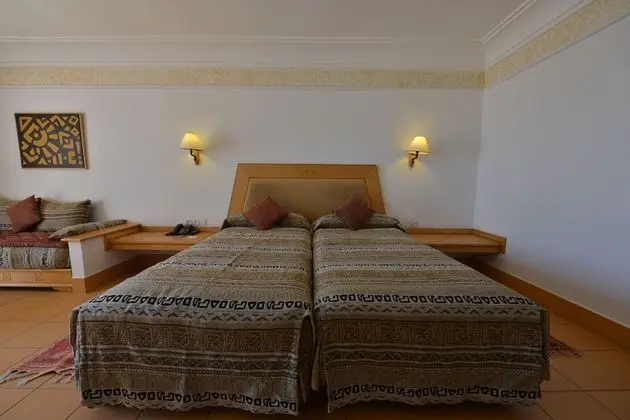 Luxury İki Ayrı Yataklı Oda, Havuz Manzaralı