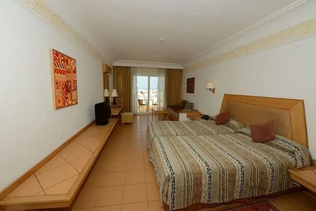 Luxury İki Ayrı Yataklı Oda, Havuz Manzaralı
