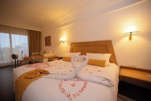 Luxury İki Ayrı Yataklı Oda, Havuz Manzaralı