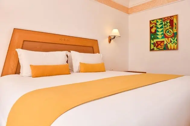 Luxury Tek Kişilik Oda, Havuz Manzaralı