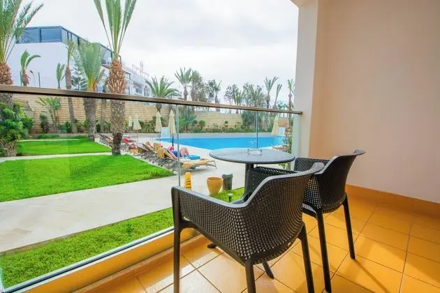 Luxury Tek Kişilik Oda, Havuz Manzaralı