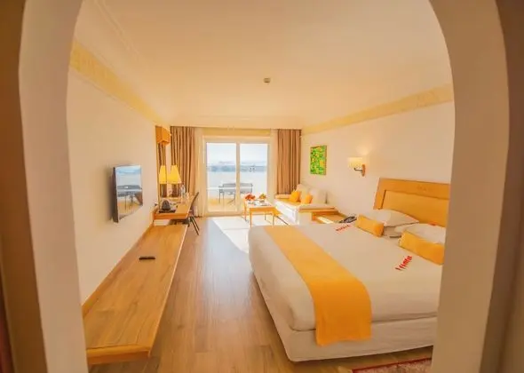 Luxury Tek Kişilik Oda, Havuz Manzaralı