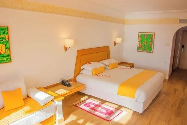 Luxury Tek Kişilik Oda, Havuz Manzaralı
