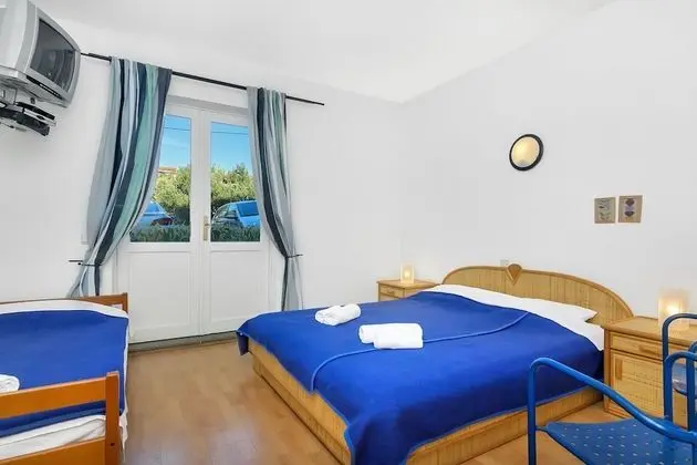 Üç Kişilik Oda, Balkon, Bahçe Manzaralı