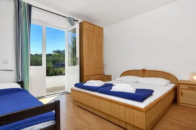 Üç Kişilik Oda, Balkon, Bahçe Manzaralı