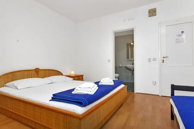 Üç Kişilik Oda, Balkon, Bahçe Manzaralı