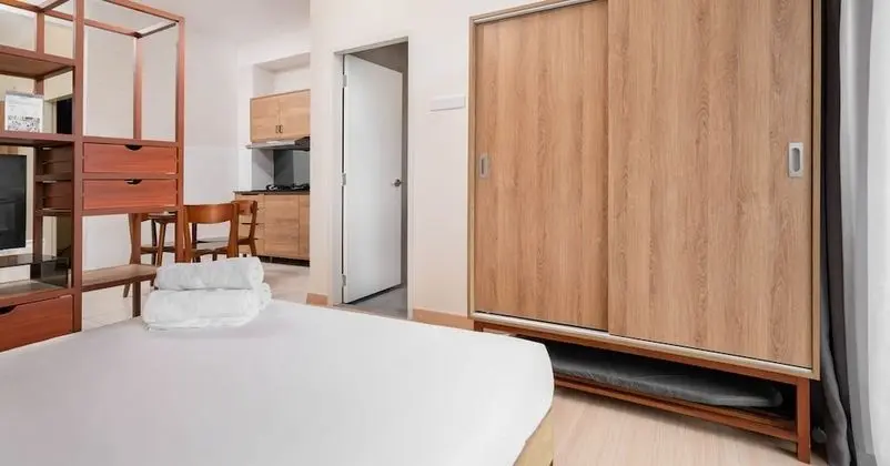 Deluxe Stüdyo, Plaj Kenarı