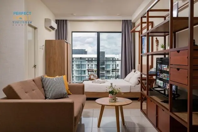 Deluxe Stüdyo, Plaj Kenarı