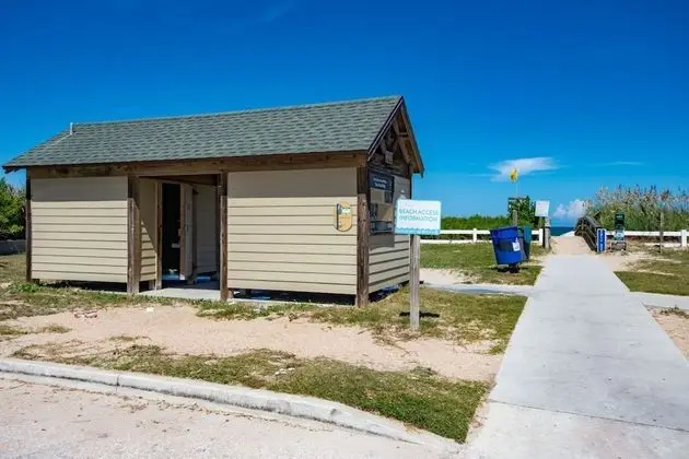 Kulübe (Tin Shed Revival Cabin)