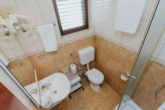Economy Tek Büyük veya İki Ayrı Yataklı Oda