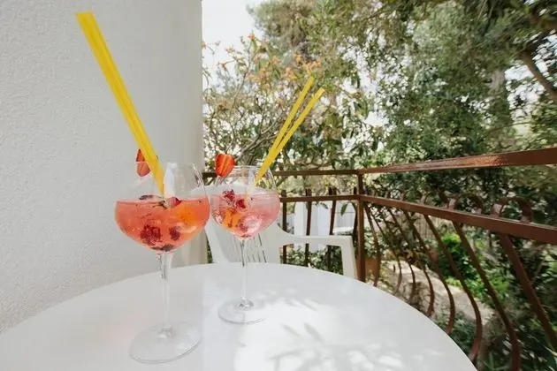 Tek Büyük veya İki Ayrı Yataklı Oda, Balkon