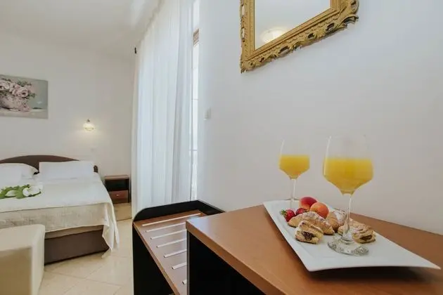 Üç Kişilik Oda, Balkon, Deniz Manzaralı