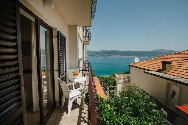 Üç Kişilik Oda, Balkon, Deniz Manzaralı
