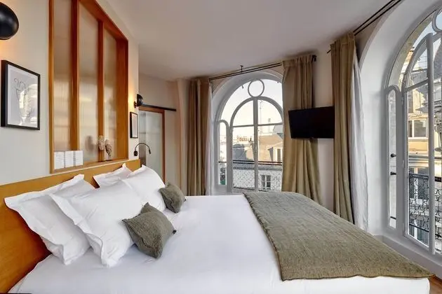 Deluxe Tek Büyük Yataklı Oda
