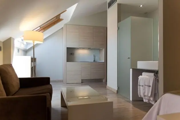 Standard Tek Büyük Yataklı Oda