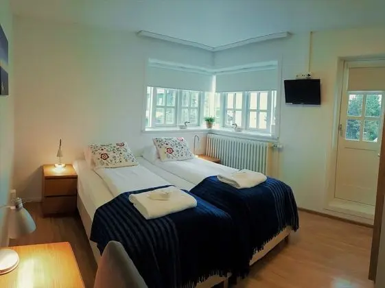 Tek Büyük veya İki Ayrı Yataklı Oda, Ek Bina