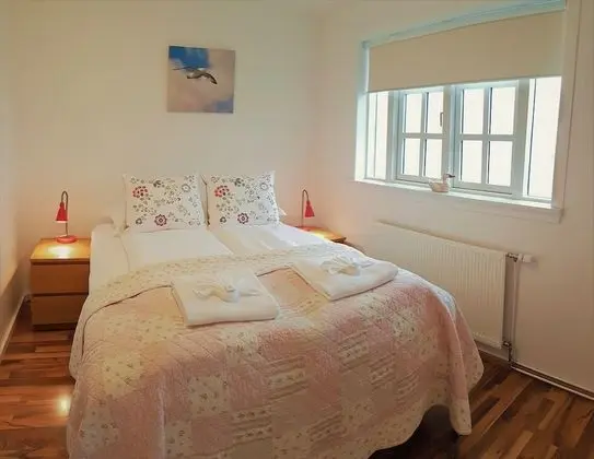 Tek Büyük veya İki Ayrı Yataklı Oda, Ek Bina