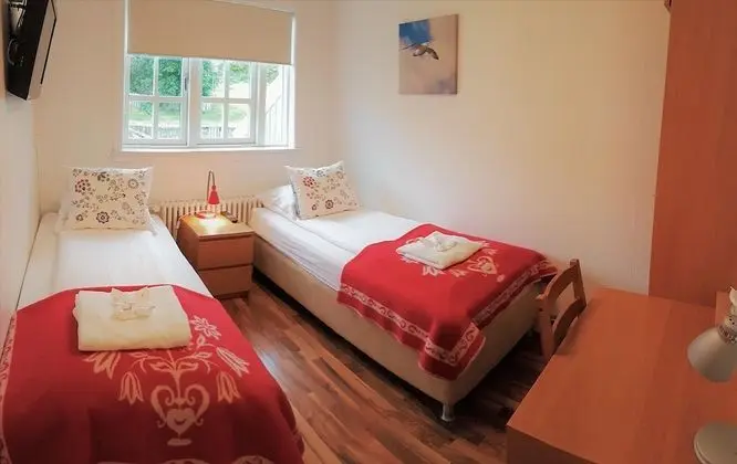 Tek Büyük veya İki Ayrı Yataklı Oda, Ek Bina