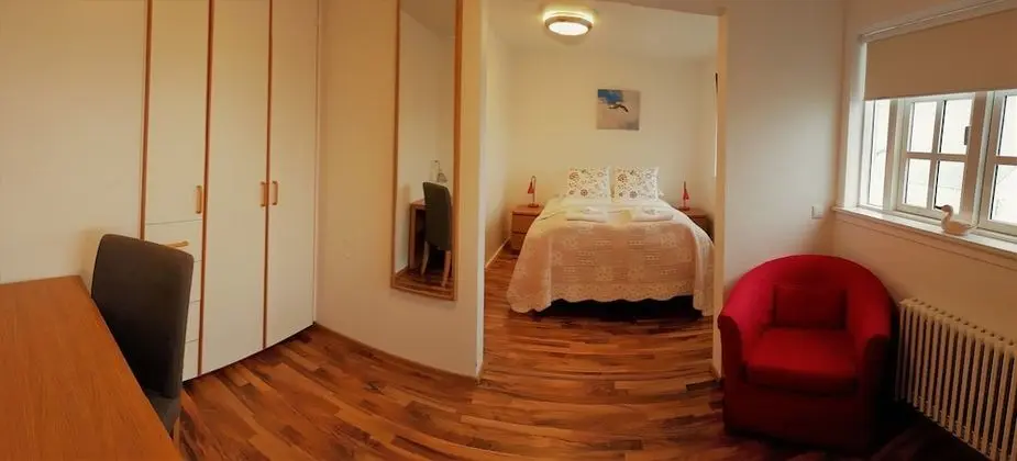 Tek Büyük veya İki Ayrı Yataklı Oda, Ek Bina