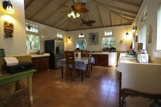 Bungalow Butterfly A
