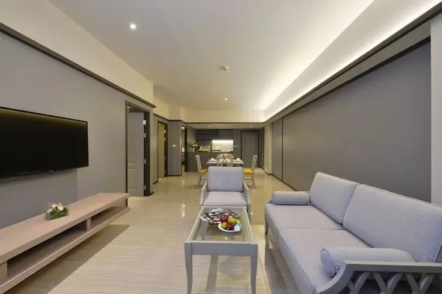 Two Bedrooms Single Suite