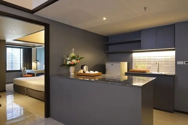 Two Bedrooms Single Suite