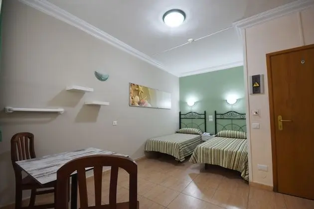 Stüdyo (Interior)