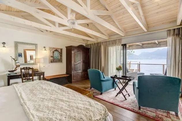 Luxury Island Suites