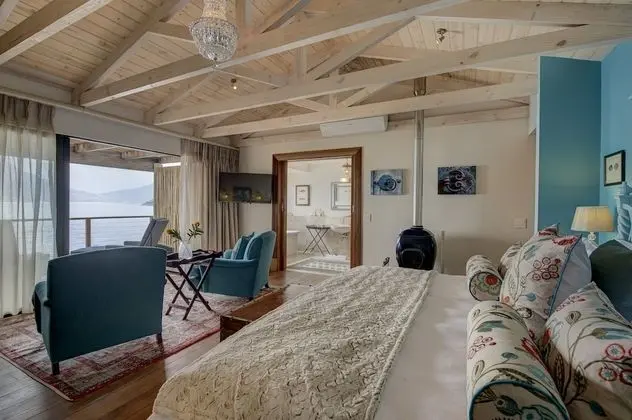 Luxury Island Suites