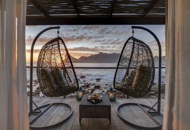 Luxury Oda