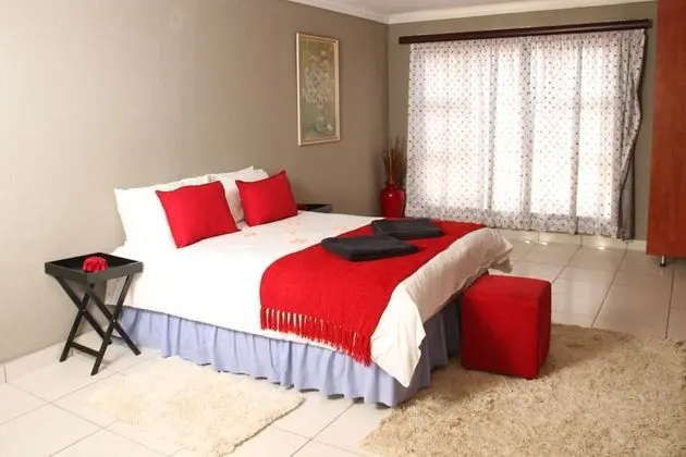 Deluxe Kır Evi, 1 Yatak Odası, Havuz Manzaralı, Havuz Kenarı
