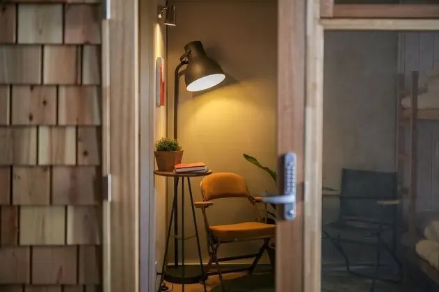 Ev (Tiny, Private Room)