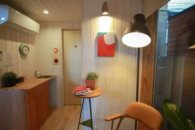 Ev (Tiny, Private Room)