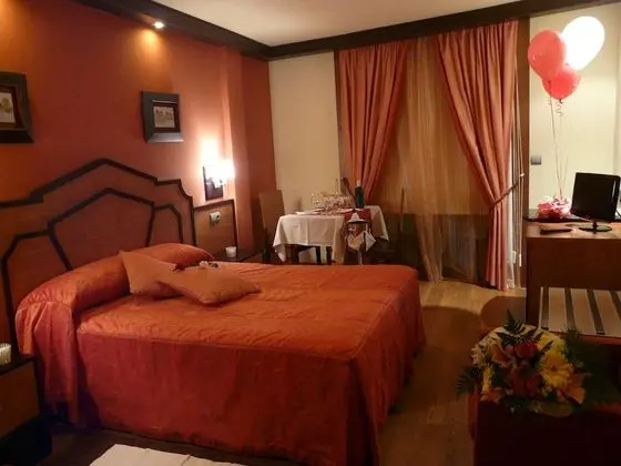 Tek Büyük veya İki Ayrı Yataklı Oda