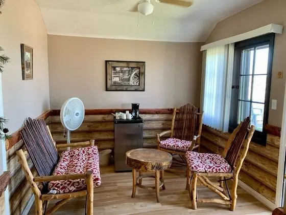 Kit Carson Room