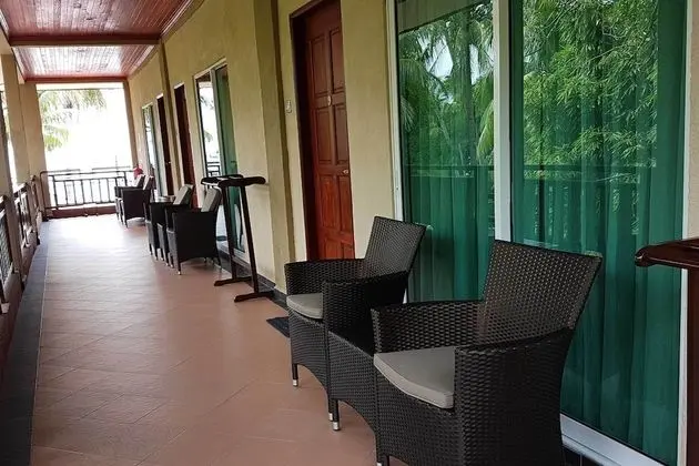 Deluxe Üç Kişilik Oda (with A/C)
