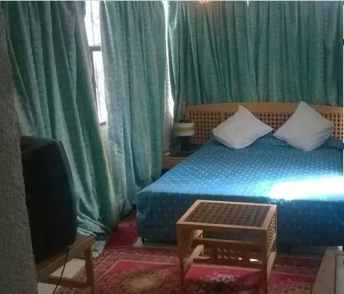 Tek Büyük Yataklı Oda, 1 Çift Kişilik Yatak