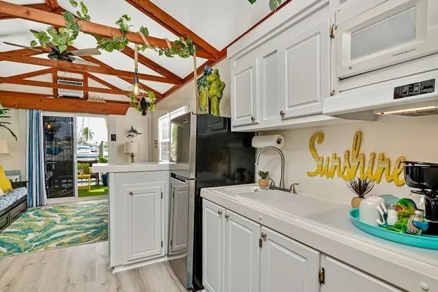 Floating Coconut Cottage Houseboat