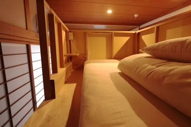 Ortak Ranzalı Oda, Karma Ranzalı Oda (1 Single Bed)