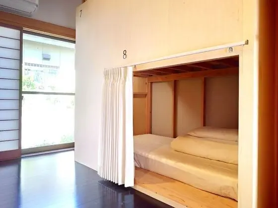 Ortak Ranzalı Oda, Karma Ranzalı Oda (1 Single Bed)