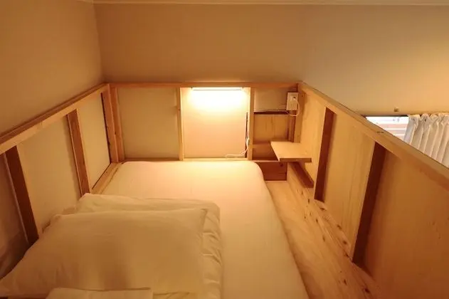 Ortak Ranzalı Oda, Sadece kadınlar için (1 Single Bed)