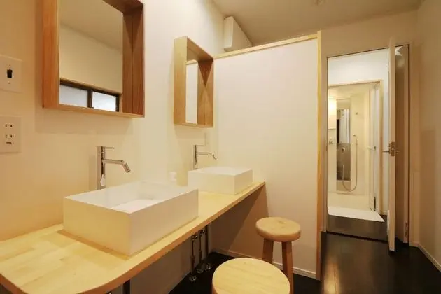 Ortak Ranzalı Oda, Sadece kadınlar için (1 Single Bed)