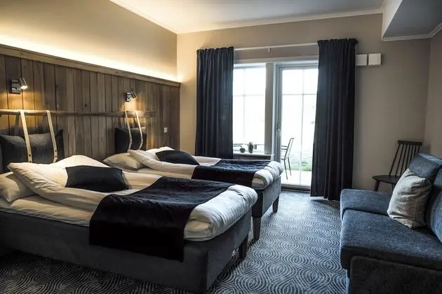 Deluxe Tek Büyük Yataklı Oda, Göl Manzaralı