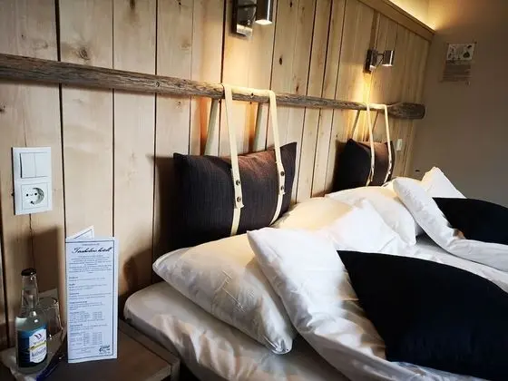 Deluxe Tek Büyük Yataklı Oda, Göl Manzaralı