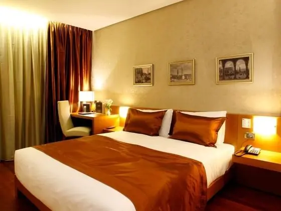 Deluxe Tek Büyük Yataklı Oda