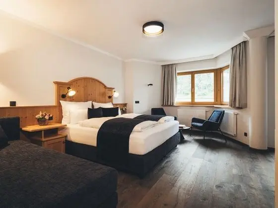 Junior Süit, Küvet, Dağ Manzaralı (Vogelnest)