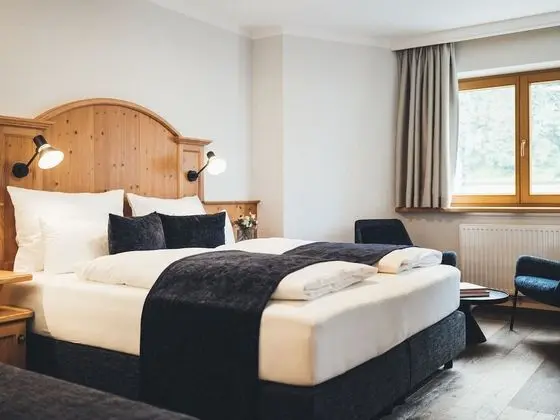 Junior Süit, Küvet, Dağ Manzaralı (Vogelnest)