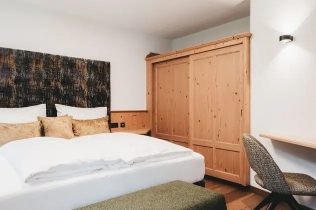 Junior Süit, Küvet, Dağ Manzaralı (Vogelnest)