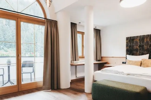 Junior Süit, Küvet, Dağ Manzaralı (Vogelnest)