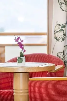 Deluxe Tek Büyük Yataklı Oda, Balkon, Dağ Manzaralı